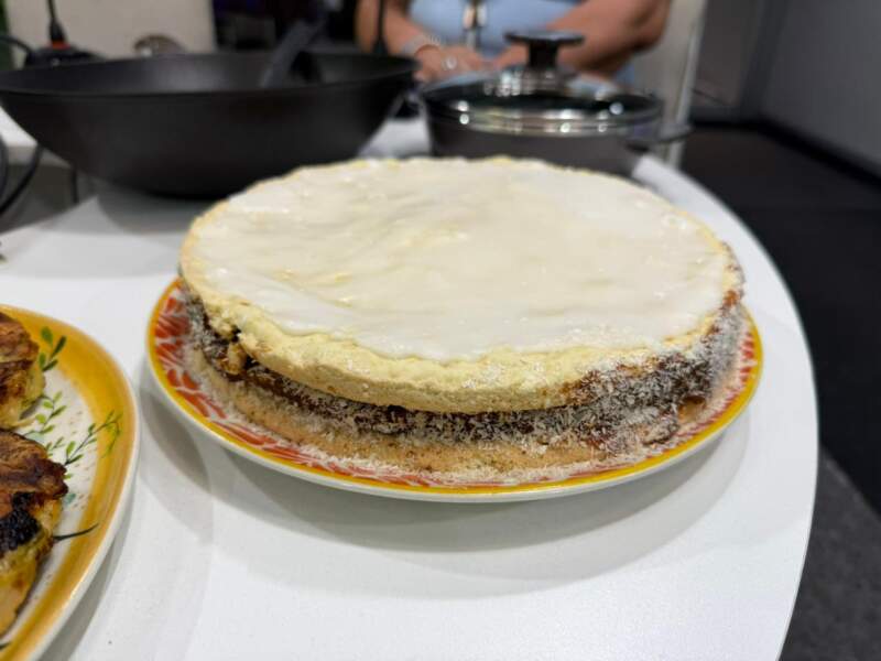 Mirtha Saucedo dio a conocer el libro aniversario de Essen junto a recetas y promociones comerciales imagen-2