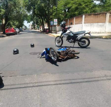 Siniestro vial en Posadas dejó un motociclista lesionado imagen-5