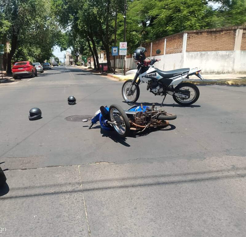 Siniestro vial en Posadas dejó un motociclista lesionado imagen-6