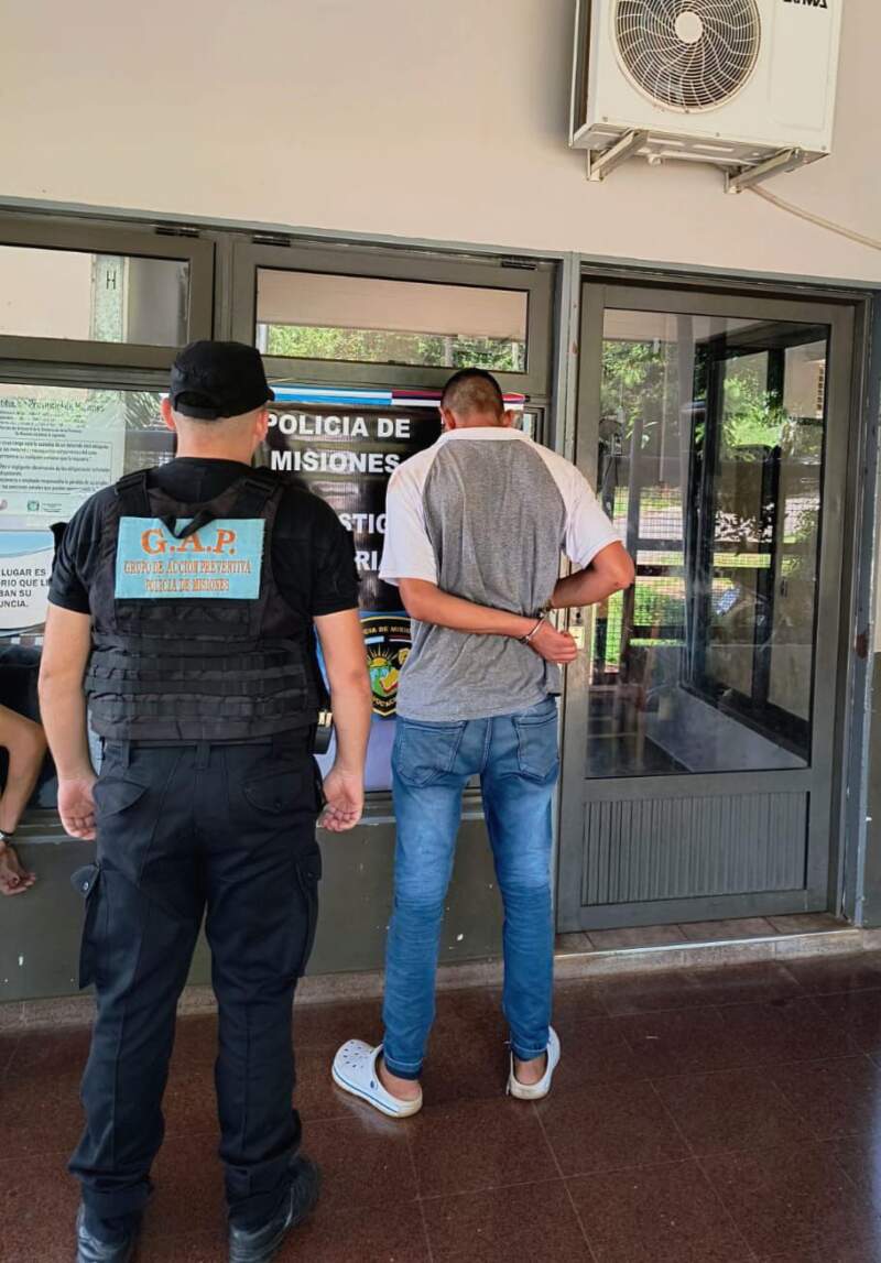 Cámaras del 911 detectaron a una pareja que robó cables del tendido eléctrico en Posadas: Terminaron detenidos imagen-2