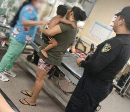 Policías asistieron a un niño con dificultades para respirar imagen-11