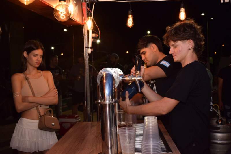 Celebración, gastronomía y encuentro: reflejos de una mágica noche de Una+ en la costanera imagen-4