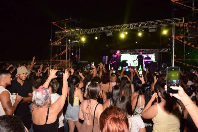 Celebración, gastronomía y encuentro: reflejos de una mágica noche de Una+ en la costanera imagen-16