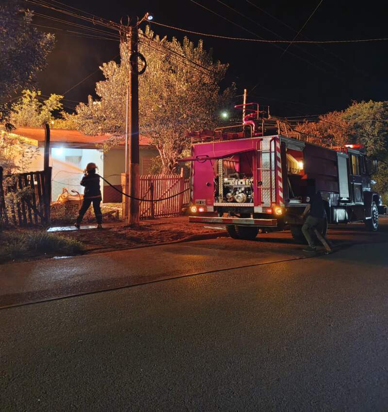 Incendio de viviendas en Eldorado a raíz de un cortocircuito preocupó al vecindario imagen-4