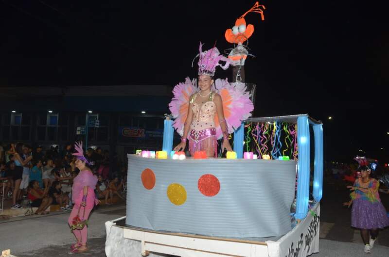 Montecarlo vivió un fin de semana a puro carnaval con fuerte protagonismo barrial imagen-12