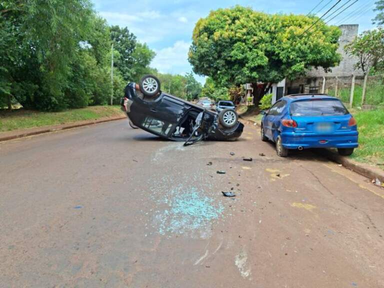 Despiste de vehículo en Posadas dejó una conductora con lesiones leves imagen-49