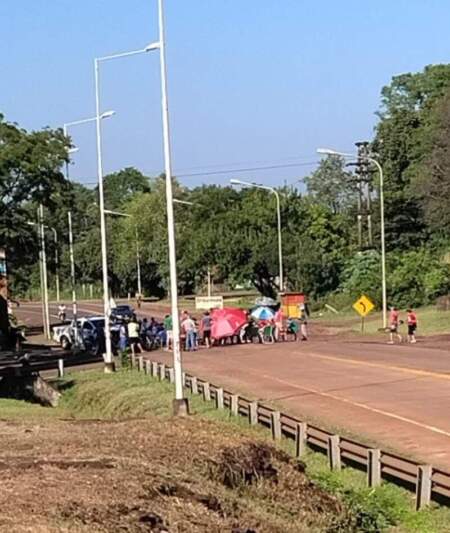 Corte total de ruta por manifestación docente en Montecarlo imagen-13