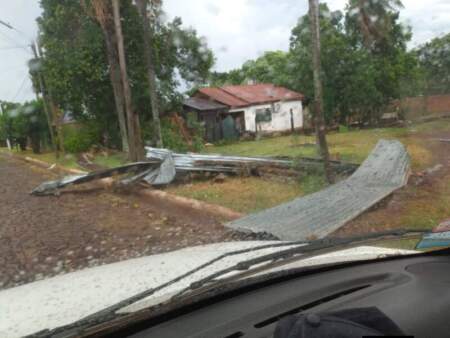 Energía de Misiones desplegó el operativo de emergencias por la serie de tormentas que se registraron en varios puntos focalizados de la provincia imagen-2