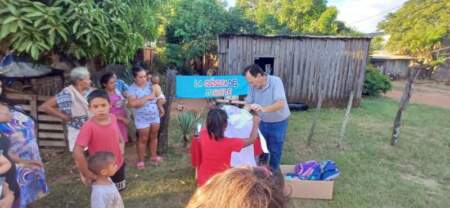Campaña solidaria: la Clínica del Juguete entrega kits escolares en barrios de Posadas imagen-31