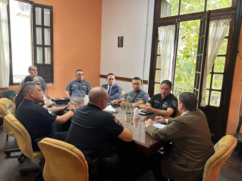 Safrán encabezó mesa de trabajo para fortalecer condiciones laborales de la Policía y el Servicio Penitenciario imagen-4