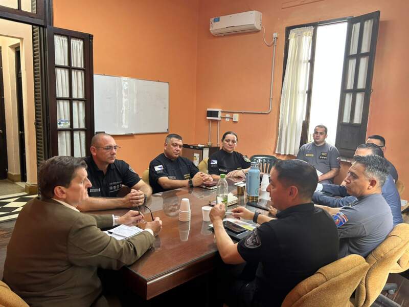 Safrán encabezó mesa de trabajo para fortalecer condiciones laborales de la Policía y el Servicio Penitenciario imagen-2