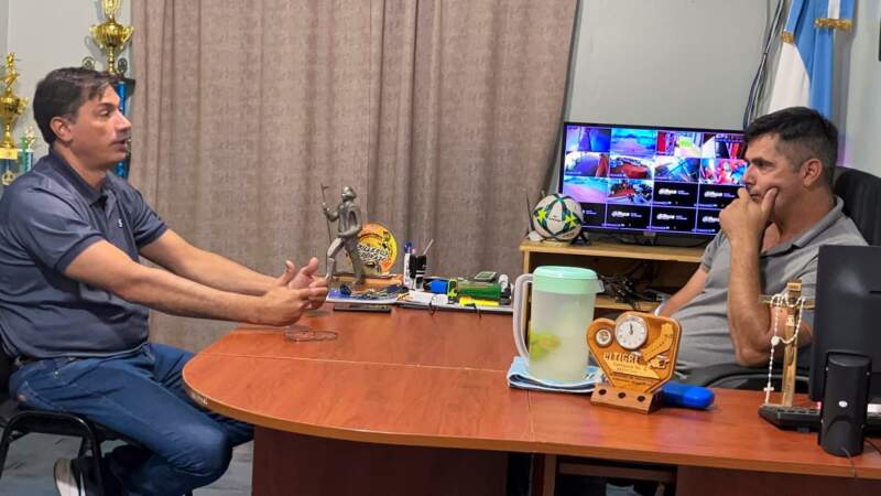 Ecología entregó un equipo de ataque rápido contra incendios en Pozo Azul imagen-2