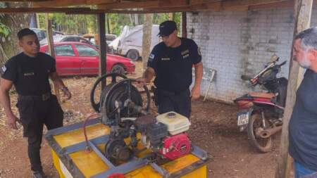 Ecología entregó un equipo de ataque rápido contra incendios en Pozo Azul imagen-11