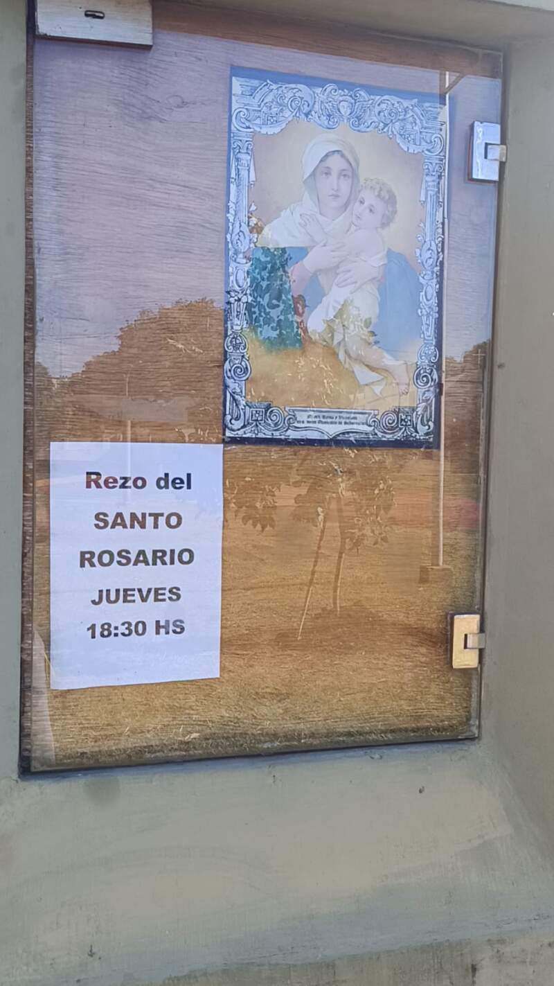 Candado en la ermita: malestar vecinal en la plazoleta del barrio San Juan Bautista, cerca de la costanera imagen-2