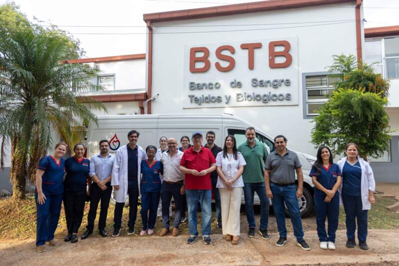 "Hay que saber que aquí hay un esfuerzo sostenido en salud pública", dijo Passalacqua en la entrega del nuevo móvil del Banco de Sangre, Tejidos y Biológicos imagen-16