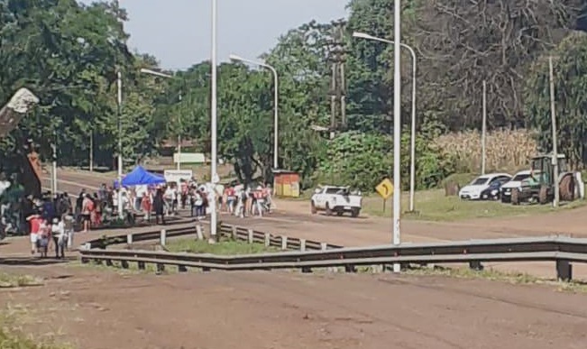 Corte total de la Ruta Nacional 12 en Montecarlo imagen-12