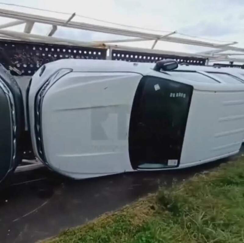 Un intenso temporal de viento generó caos vial en la Autopista 09: camiones volcados, ganado suelto y tránsito interrumpido entre Rosario y Córdoba imagen-4