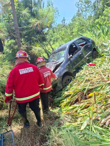 Despiste fatal en la Ruta Provincial 103: una mujer falleció y dos resultaron lesionadas imagen-5