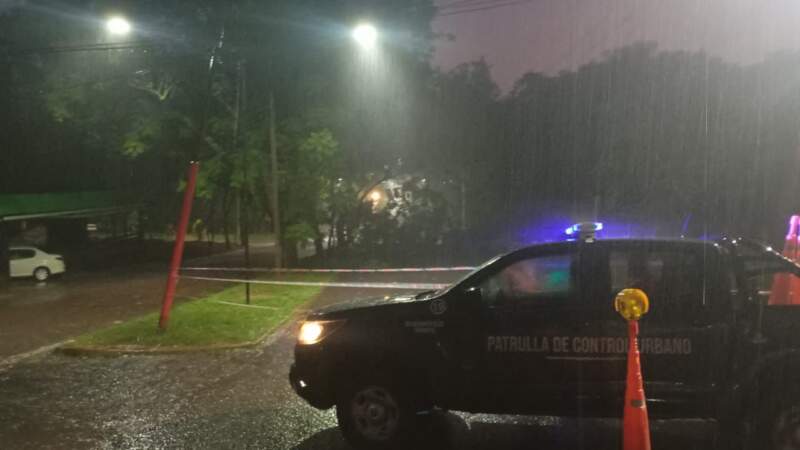 La Policía coordinó intervenciones en distintas localidades de Misiones afectadas por el temporal imagen-4