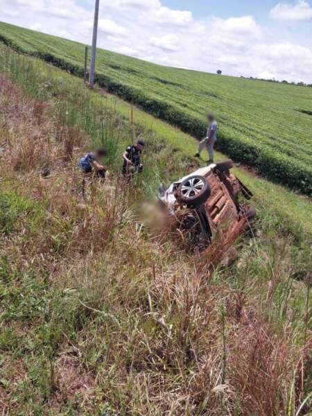 Despiste y vuelco de un automóvil en General Alvear dejó un conductor lesionado imagen-4