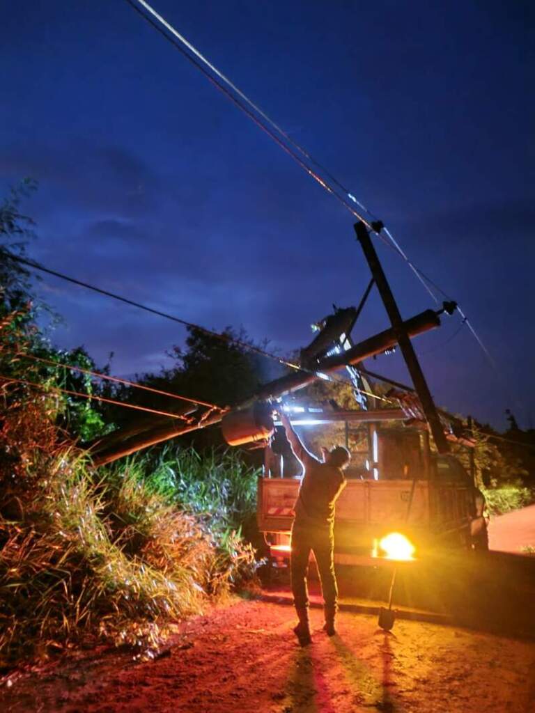 Más de 7.000 usuarios sufrieron cortes de energía y el restablecimiento del servicio alcanza el 85% imagen-20