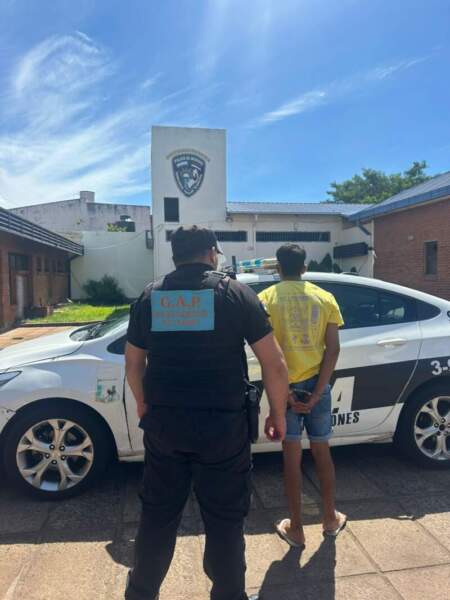 Cámaras del 911 lo filmaron mientras intentaba robar y cayó minutos después en Posadas imagen-5
