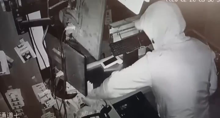 Robó más de tres millones y se fugó en remis: lo identificaron por cámaras y fue detenido imagen-2