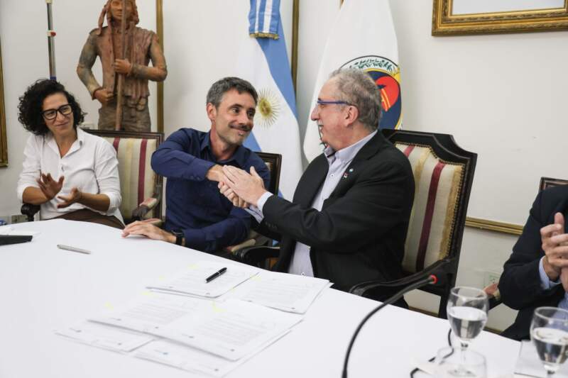 Passalacqua encabezó la firma de convenios estratégicos con el CFI para el fortalecimiento productivo y de infraestructura en la provincia Passalacqua encabezó la firma de convenios estratégicos con el CFI para el fortalecimiento productivo y de infraestructura en la provincia imagen-1