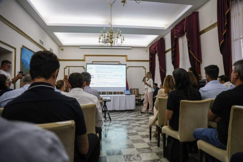 Passalacqua encabezó la firma de convenios estratégicos con el CFI para el fortalecimiento productivo y de infraestructura en la provincia 7 Passalacqua encabezó la firma de convenios estratégicos con el CFI para el fortalecimiento productivo y de infraestructura en la provincia imagen-6