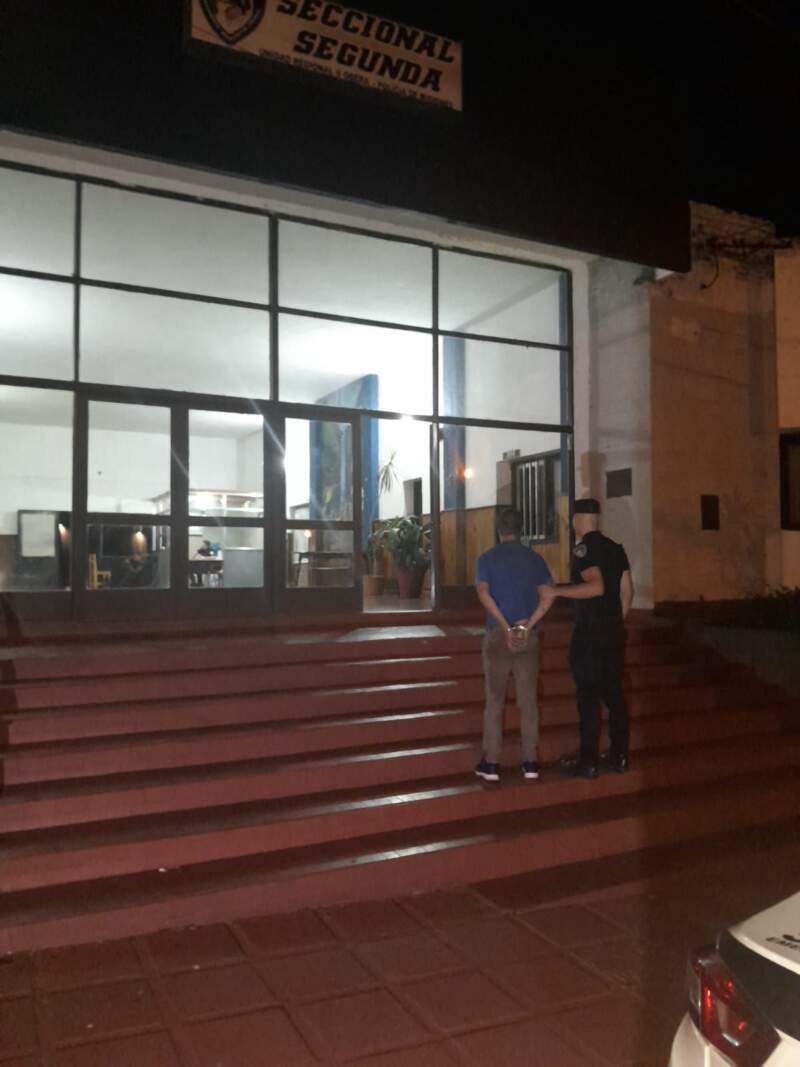 Pidió auxilio desde un auto y la Policía detuvo a su pareja en Oberá imagen-18