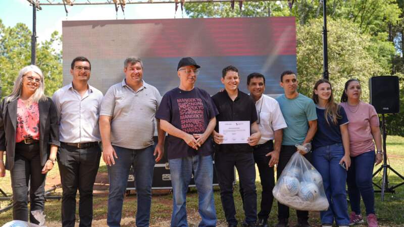 Passalacqua: “Misiones es la provincia con más EFAs del país y eso marca el espíritu del misionero que sabe caminar hacia adelante, con esfuerzo y en conjunto” 13 Passalacqua: “Misiones es la provincia con más EFAs del país y eso marca el espíritu del misionero que sabe caminar hacia adelante, con esfuerzo y en conjunto” imagen-12