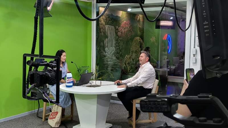 El empresario Casco repasó los 50 años de Sil-Mar, inauguró etapas de Galería Amelia y analizó el impacto de la crisis en el comercio obereño 11 El empresario Casco repasó los 50 años de Sil-Mar, inauguró etapas de Galería Amelia y analizó el impacto de la crisis en el comercio obereño imagen-10