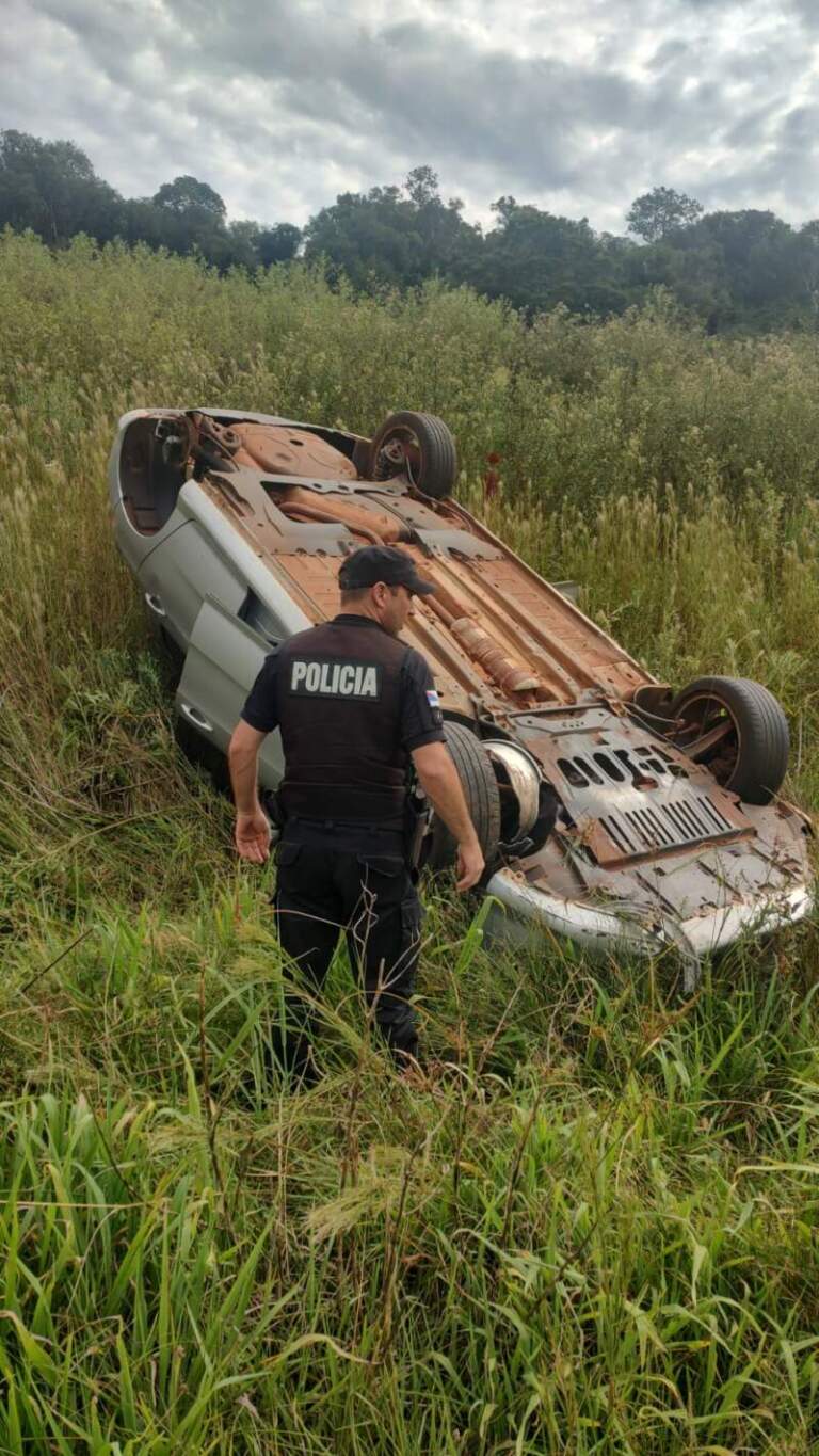 Despiste con vuelco en Ruta Provincial 6: dos mujeres fueron hospitalizadas imagen-42