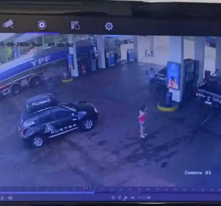 Creyó haber perdido a su esposa en una estación de servicio y la encontraron caminando rumbo a los Saltos del Tabay imagen-28