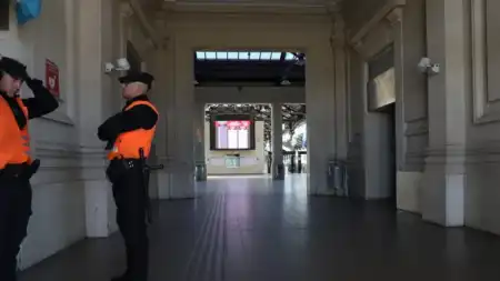 El Gobierno descontará el día a estatales que adhieran al paro convocado por la CGT imagen-11