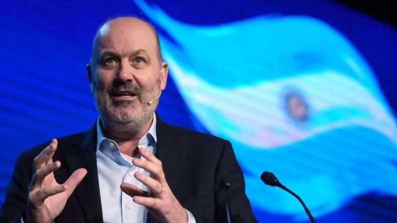 Reforma laboral: Federico Sturzenegger advirtió que en algunos casos de licencia por enfermedad se pagará solo el 50% del sueldo imagen-7