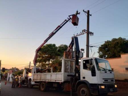 Energía de Misiones avanza con nuevas líneas compactas en media tensión para reforzar la red de Apóstoles imagen-5