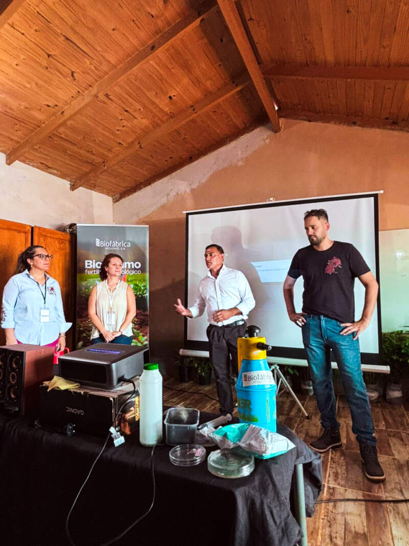 Biofábrica en territorio: "Producir con bioinsumos" llegó a Fracrán 5 Biofábrica en territorio: "Producir con bioinsumos" llegó a Fracrán imagen-4