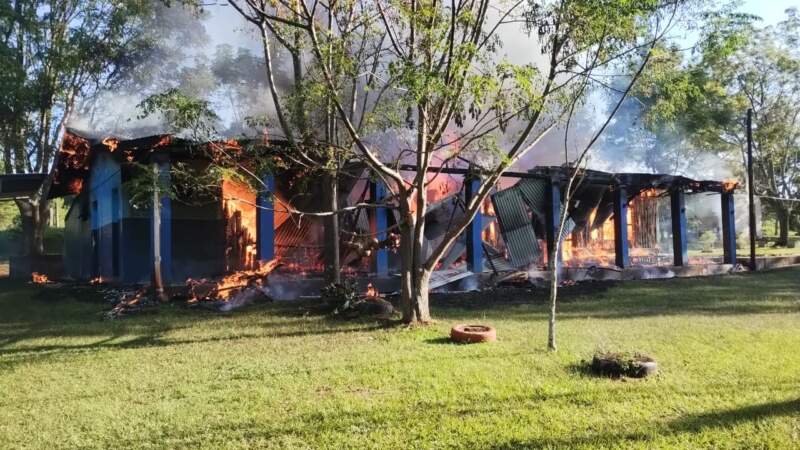 Tiene 13 años y está acusado de prender fuego una escuela en San Antonio 5 Tiene 13 años y está acusado de prender fuego una escuela en San Antonio imagen-4