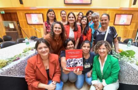 La Legislatura fue escenario de la presentación de un libro que visibiliza el rol de la mujer rural misionera imagen-17