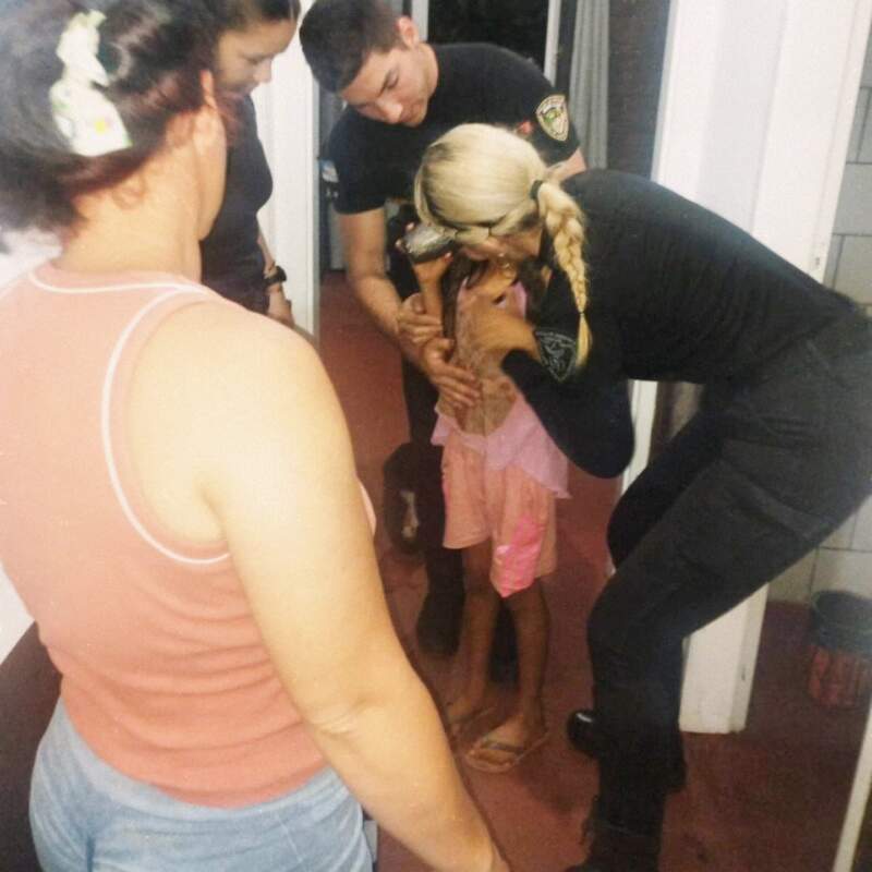 Una madre llegó desesperada a la División Motorizada y policías salvaron a su hija que se atragantó con un caramelo imagen-51