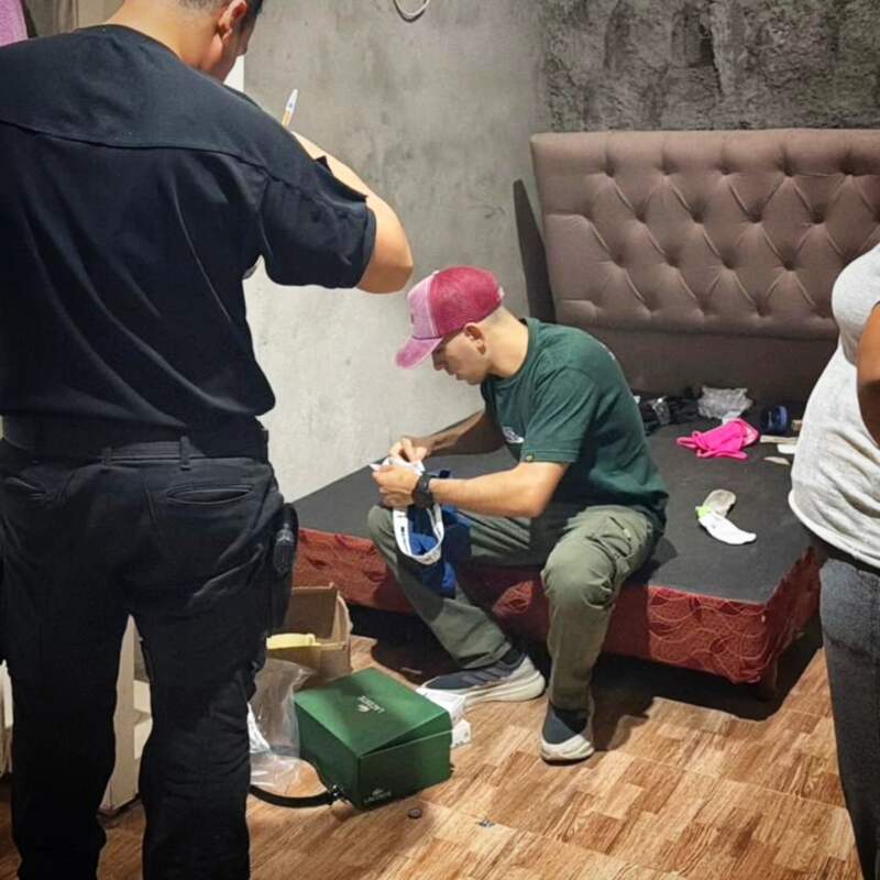 Avanza la investigación por millonaria estafa a un comercio de Posadas: allanaron un centro de acopio en Mártires y secuestraron mercadería imagen-12