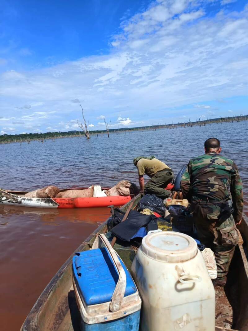 Desarmaron campamentos ocultos en la selva para caza y pesca furtiva y secuestraron casi 5 mil metros de redes imagen-6