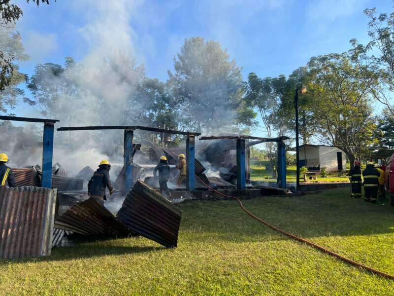 Tiene 13 años y está acusado de prender fuego una escuela en San Antonio 7 Tiene 13 años y está acusado de prender fuego una escuela en San Antonio imagen-6