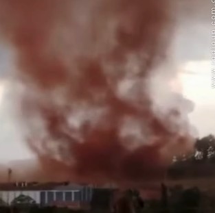 Remolino de polvo en Garuhapé preocupó a los pobladores y descartan situación de riesgo para la comunidad imagen-7