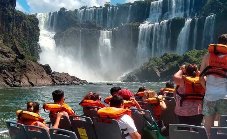 Por la bajante del río Iguazú, suspendieron los paseos náuticos en las Cataratas imagen-6