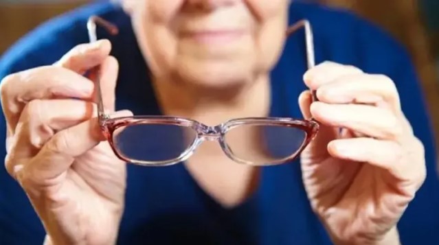 Ópticas de Misiones suspenden la atención gratuita a jubilados por deuda de PAMI, "la situación es inédita por su extensión" imagen-51