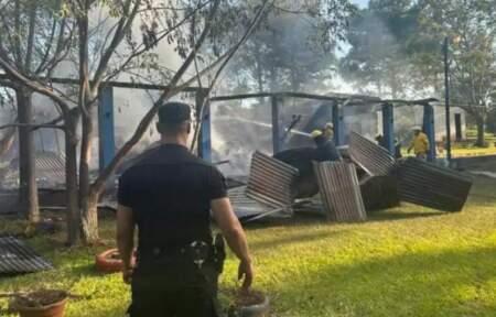 San Antonio: el Gobierno provincial inicia un plan de acción para la recuperación de la escuela incendiada San Antonio: el Gobierno provincial inicia un plan de acción para la recuperación de la escuela incendiada imagen-4