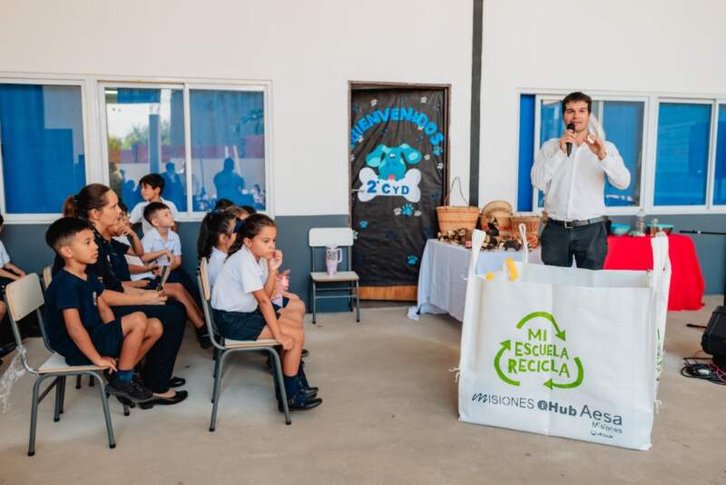 Cultura en Movimiento llegó a las escuelas para reforzar la identidad misionera con música, danza y saberes regionales imagen-8