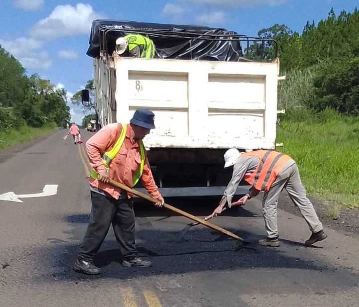 Mejoras en la Ruta Provincial 4: Vialidad trabaja en varios tramos clave de la zona Centro Sur imagen-4